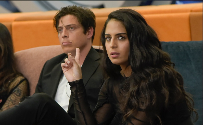 Grande Fratello, avvicinamento sorprendente tra Perla e Alessio: dietro le quinte della festa di Maddaloni preview