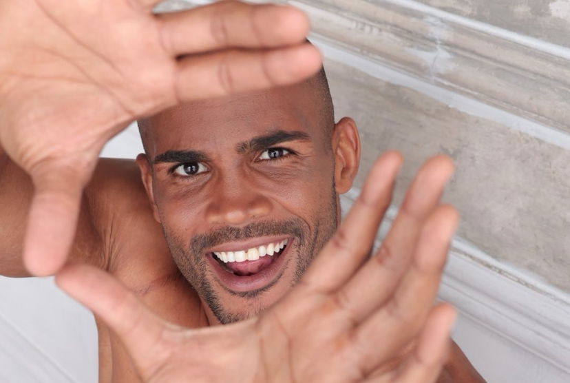 “Narcisista e maleducato”, prime segnalazioni choc su Maxime Mbanda, nuovo concorrente del Grande Fratello preview