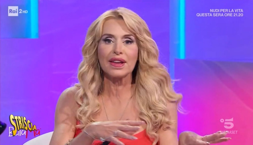 Valeria Marini aggredita sulle scale di casa: come sta e cosa è successo preview