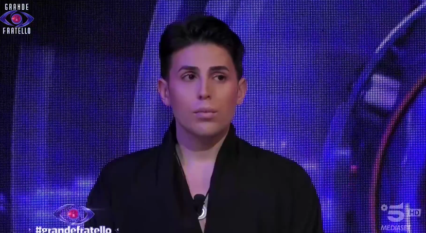 Il guru della moda che dice di aver baciato Lorenzo: ecco cosa ha detto dopo il confronto al Grande Fratello preview