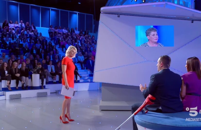 C’è posta per te, seconda puntata: buste aperte e chiuse, tutte le storie preview