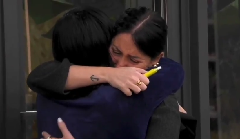 Abbraccio tra Jessica e Luca, poi lei scoppia a piangere con Pamela preview