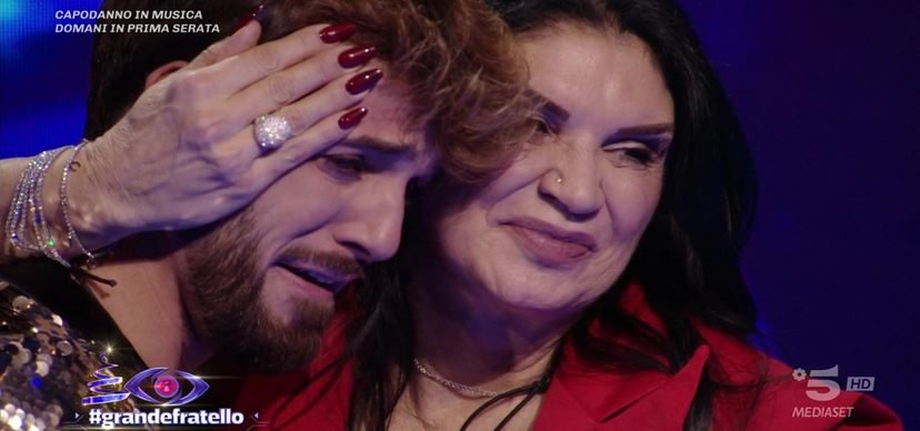 Alfonso del GF porta il parrucchino? La mamma interviene: sfogo contro Tommaso preview