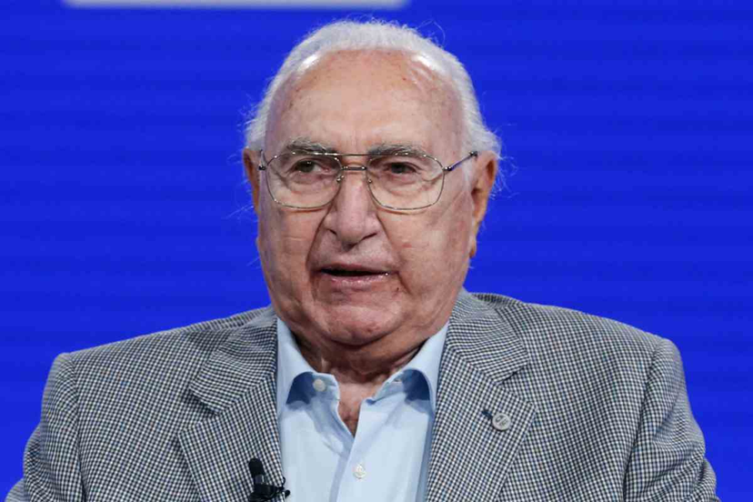 Pippo Baudo ricoverato dopo caduta in casa? Il conduttore interviene: la verità preview