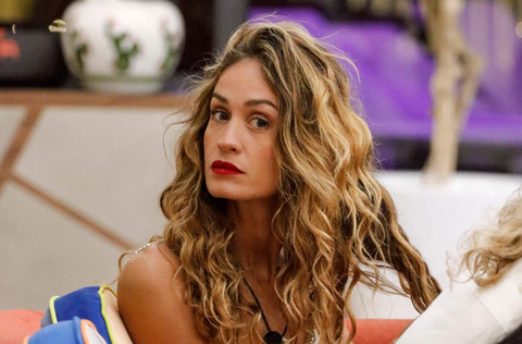 Helena Prestes fa una richiesta spiazzante ai suoi fan per Natale preview