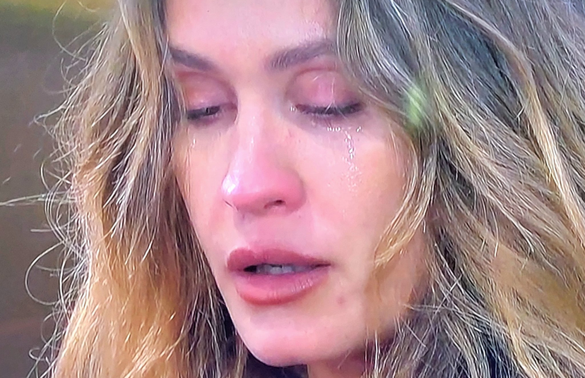 Helena piange per Javier e attacca Zeudi: “A lui piace lei… giocatrice e furbetta!” – VIDEO preview