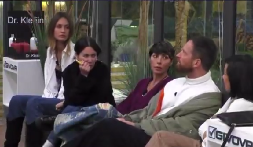 Due concorrenti del Grande Fratello svelano di aver pensato di farla finita: omofobia e bullismo preview