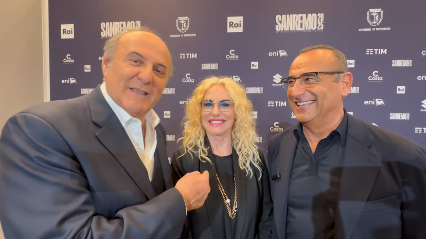 Carlo Conti apre la conferenza di Sanremo 2025 con un omaggio: il commosso ricordo preview