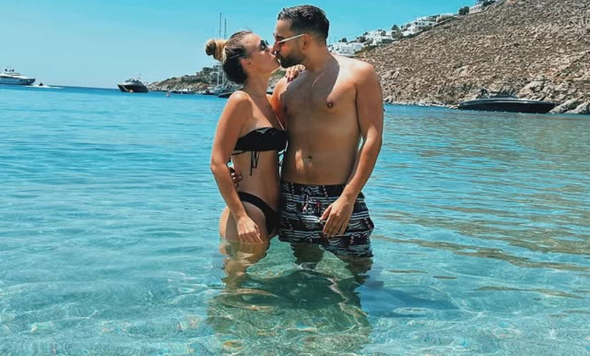 Chi è Ada Mena, moglie di Rocco Hunt a Sanremo 2025: il figlio Giovanni preview