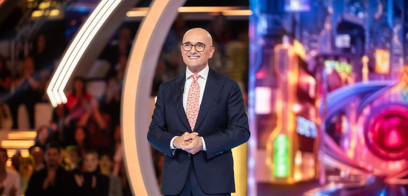 Lite tra Alfonso Signorini e Beatrice Luzzi, cosa c’è di vero? Interviene il conduttore preview