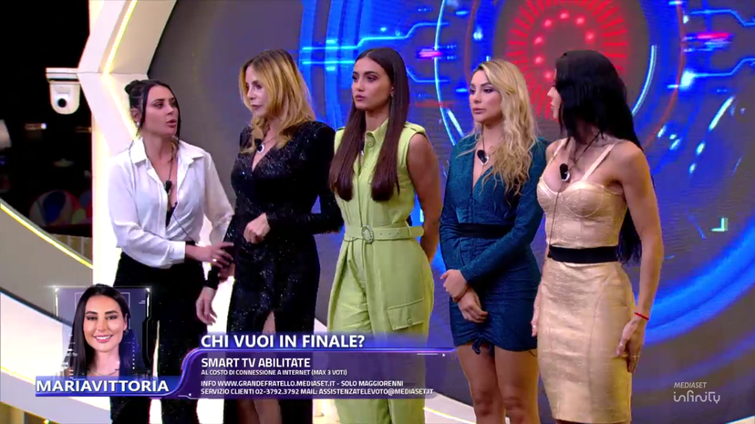 Terzo finalista Grande Fratello: Stefania o Shaila? Ecco cosa dicono i sondaggi preview
