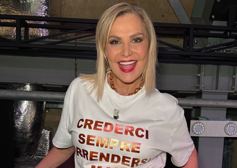 Isola dei Famosi, Simona Ventura opinionista? La conduttrice commenta i rumors sul suo ritorno preview