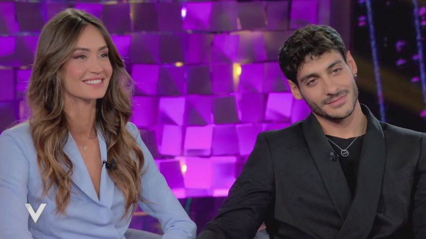 Helena Prestes è incinta? Le foto col test di gravidanza fanno impazzire il web preview