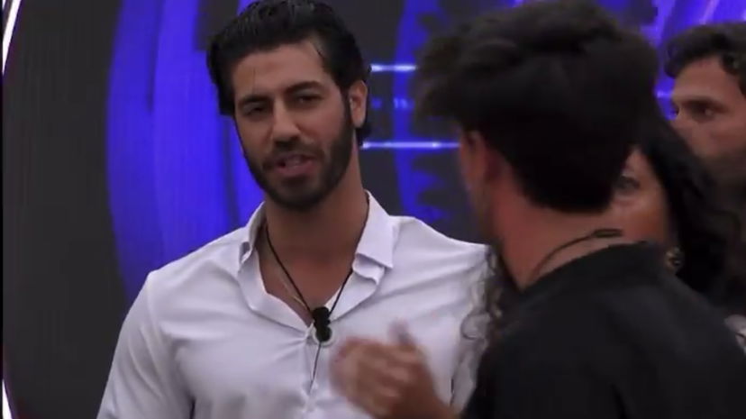 Jonas e Omer, lite nella notte: “Buffone! Ti mando a calci in c..” preview