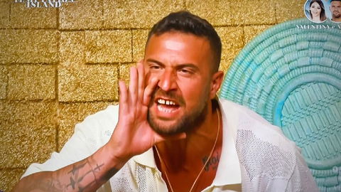 Antonio di Temptation si rifà i denti: foto prima e dopo preview