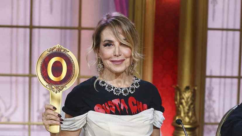 Barbara D’Urso demolita a Tv Talk per Ballando con le stelle: la reazione in diretta di Milly Carlucci preview