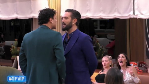 Rissa sfiorata al GF Vip: Alex Belli e Roncaccia quasi alle mani preview