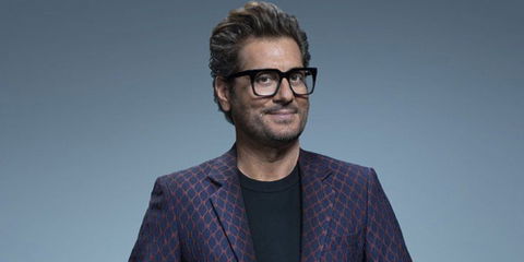 Name That Tune: Enrico Papi su Tv8 ricrea Bring the Noise preview