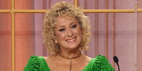 Carolyn Smith smonta Amici 20: ‘Samba da incubo, sottostimati balli latini’ article-post