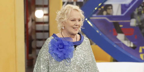 Grande Fratello VIP: Aerei contro Katia Ricciarelli sorvolano la casa preview