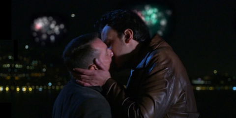 Un Posto al Sole 2023: bacio gay a Capodanno, attori replicano agli attacchi online preview