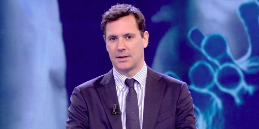 Francesco Vecchi pungola Mediaset: ‘I competitor hanno studi bellissimi, noi invece…’ article-post