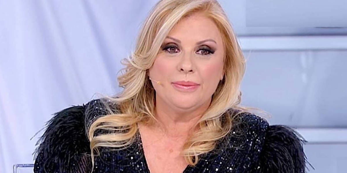 Tina Cipollari smentisce: ‘Mai rimproverata da Pier Silvio Berlusconi per Uomini e Donne’ article-post