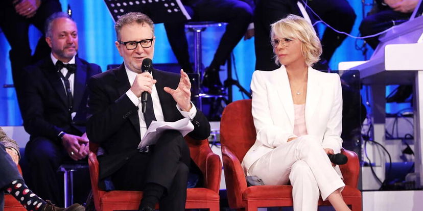 Dedicato a Maurizio Costanzo: Canale 5 celebra il giornalista in seconda serata, gli ospiti article-post