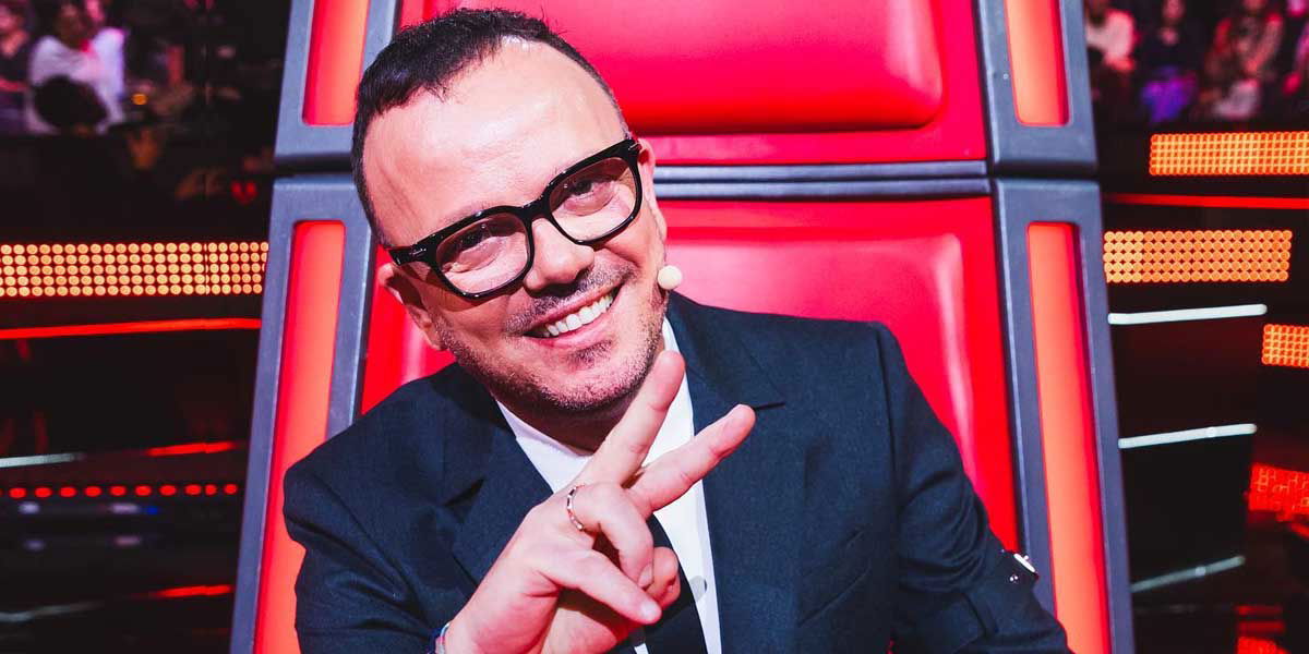 Gigi D’Alessio sfotte Sanremo: ‘A The Voice Senior non c’è Sala Stampa, il televoto qui vale!’ article-post