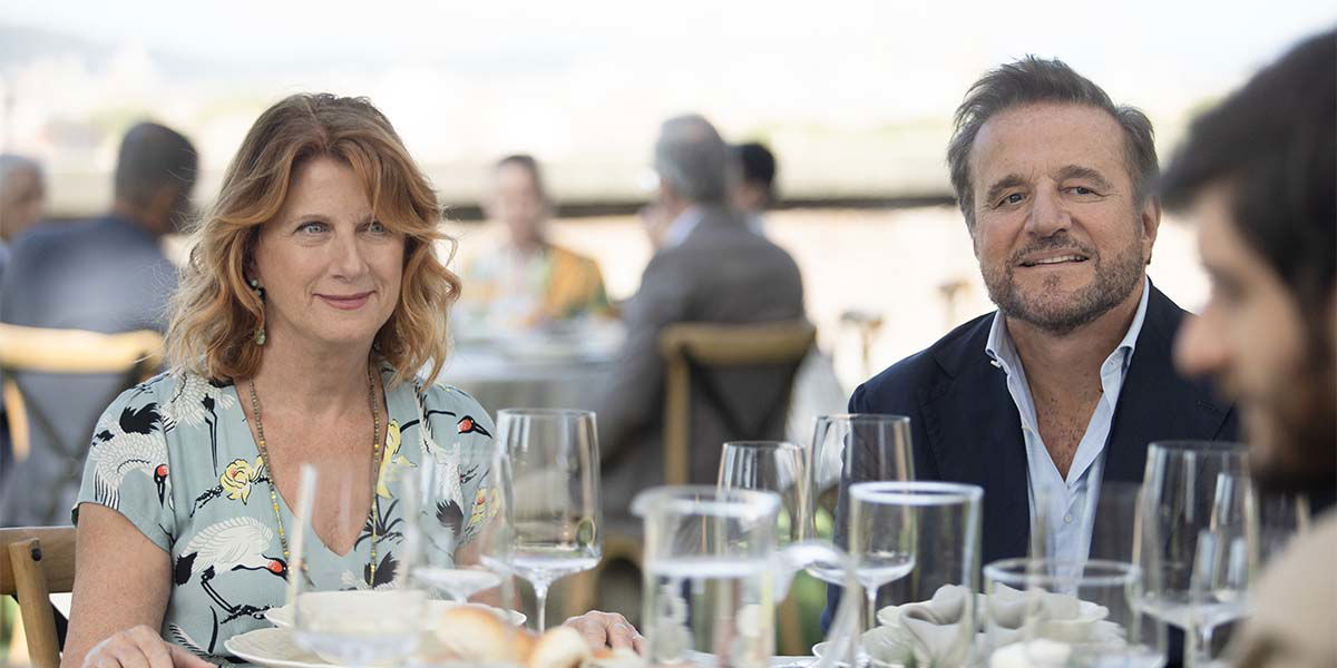 Ricchi a Tutti i Costi: Netflix porta al mare la commedia natalizia con De Sica e Finocchiaro article-post