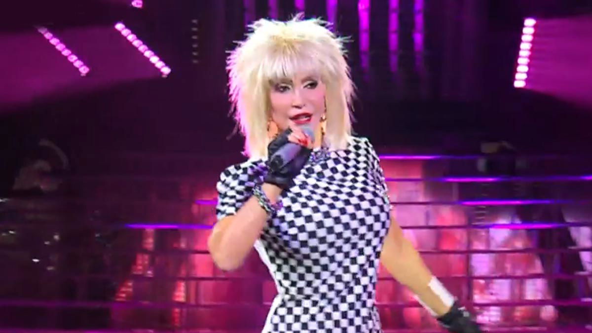 Tale e Quale Show: Carmen Di Pietro è Donatella Rettore in Kobra, l’esilarante video esibizione article-post