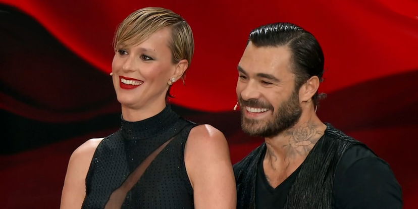 Ballando, Federica Pellegrini e Angelo Madonia contro Carolyn Smith: ‘Incoerente’ article-post