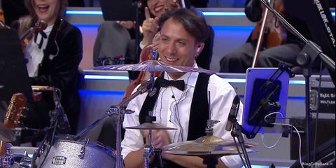 La Corrida: il batterista Matteo è il fratello di un vip della tv, ecco chi preview