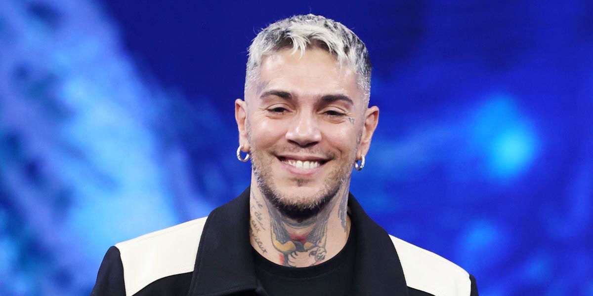 Emis Killa si ritira da Sanremo 2025: le motivazioni e la reazione della Rai article-post