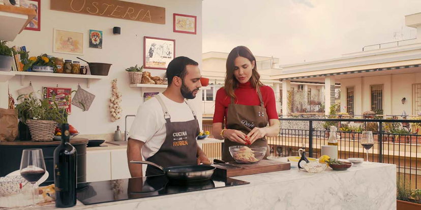 Ilary Blasi in uno dei set di Food Network per il suo reality su Netflix article-post