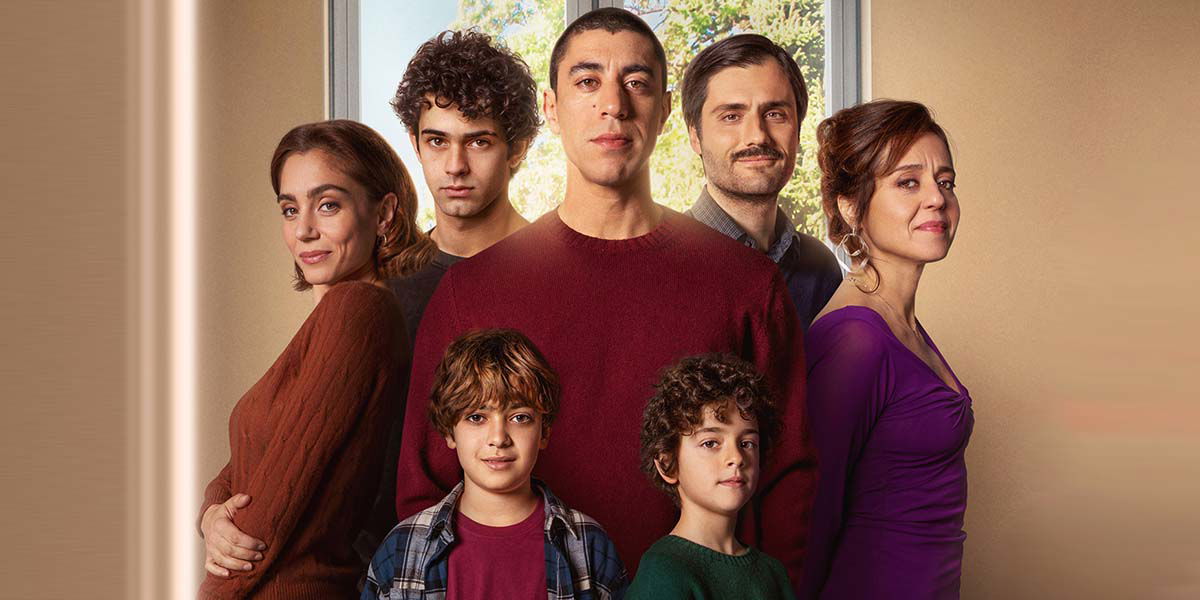 Storia della Mia Famiglia: la trama della serie Netflix con Vanessa Scalera e Caiazzo article-post