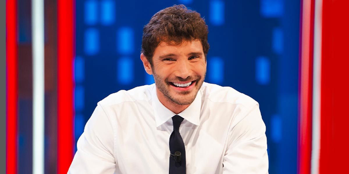 Affari Tuoi in prima serata: lo speciale del 4 maggio 2025 col cast di STEP article-post
