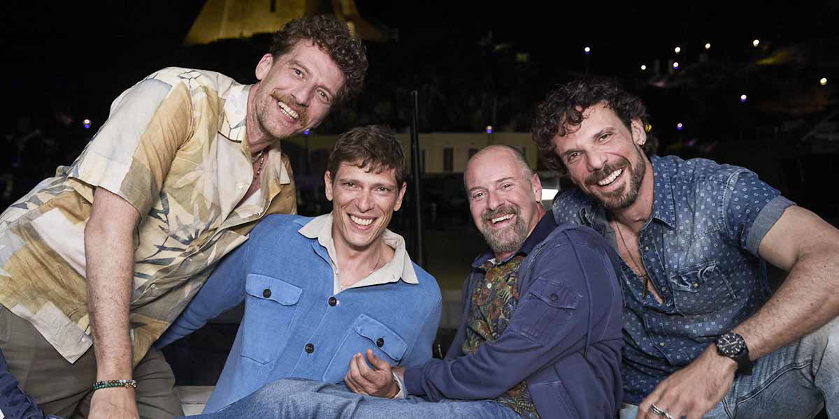 Maschi Veri: trama ed episodi della serie Netflix con Maurizio Lastrico article-post