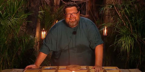 Mario Adinolfi è privilegiato a L’Isola dei Famosi: guarda la Santa Messa preview