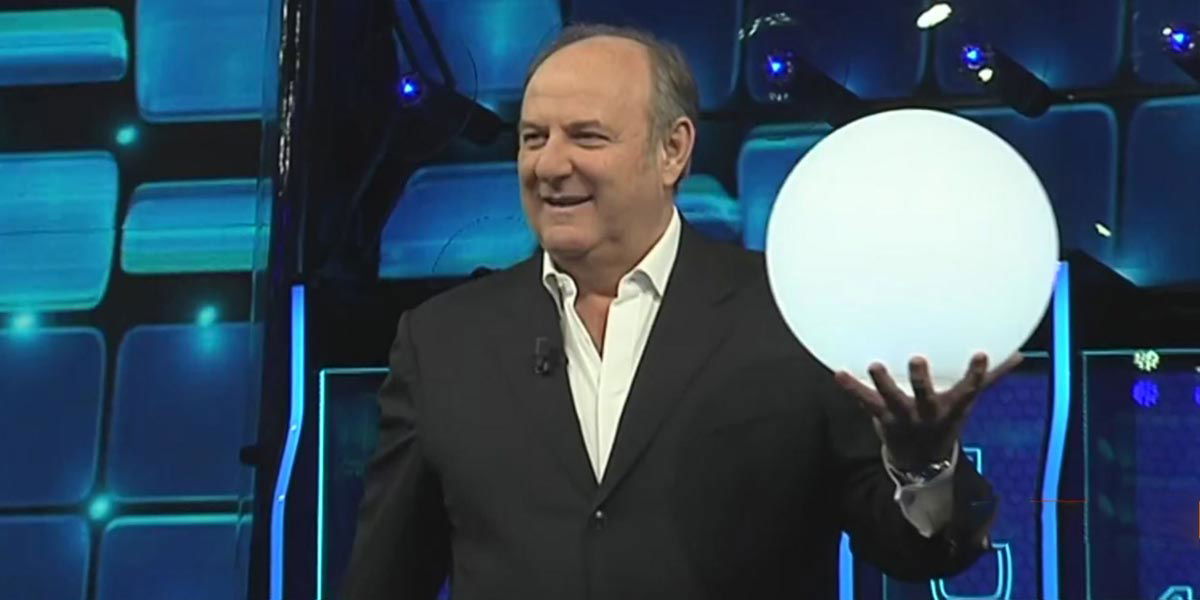Gerry Scotti ha discusso con Mediaset del ritorno di The Wall article-post