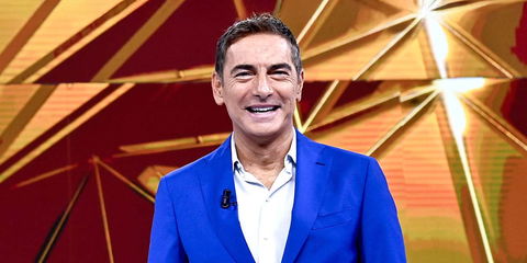 Chi Può Batterci: Amanda Lear e F. Paolantoni ospiti il 21 giugno 2025 preview