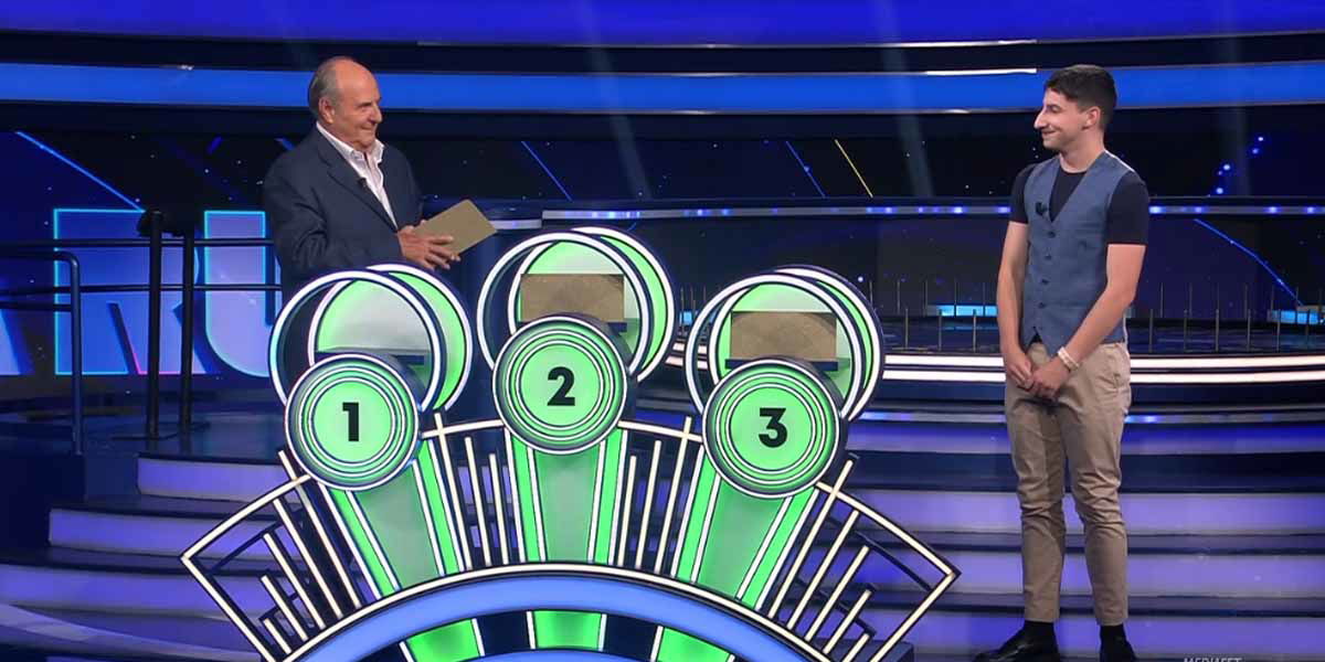 La Ruota della Fortuna è diventato Affari Tuoi: nel gioco finale c’è il ‘cambio’ article-post