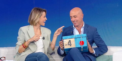 I pacchi di Affari Tuoi invadono Rai1 (in assenza di Stefano De Martino) preview