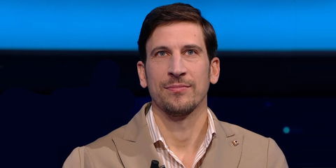 ‘S di Silvio Berlusconi’: Alessandro diventa campione a La Ruota della Fortuna preview