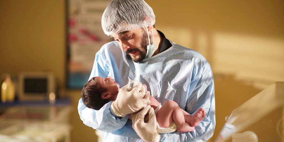 Hercai, anticipazioni 15 dicembre 2025: Reyyan partorisce Umut, Fusun spara Hazar article-post