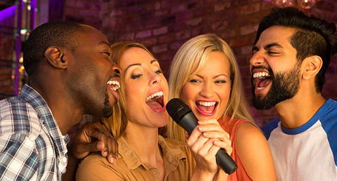 Mediaset a lavoro su uno show Karaoke per il 2026: l’indiscrezione preview