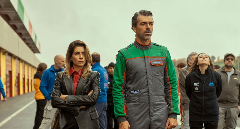 Motorvalley: Luca Argentero diventa pilota nella nuova serie Netflix preview