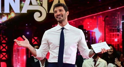 Stefano De Martino e lâaiutino da Rai1 per tutelare Stasera Tutto è Possibile preview