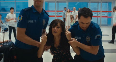 Melek, anticipazioni 16 marzo 2026: il grave malore in aeroporto preview