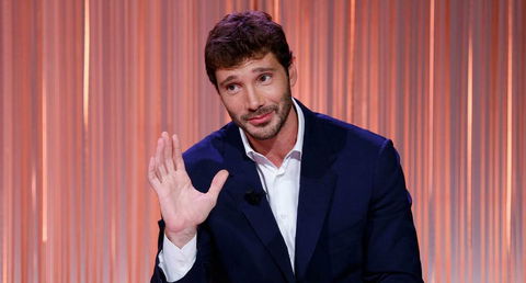 De Martino a Sanremo 2027 non ce la fa: Rai gli affiderà gruppo di sostegno preview